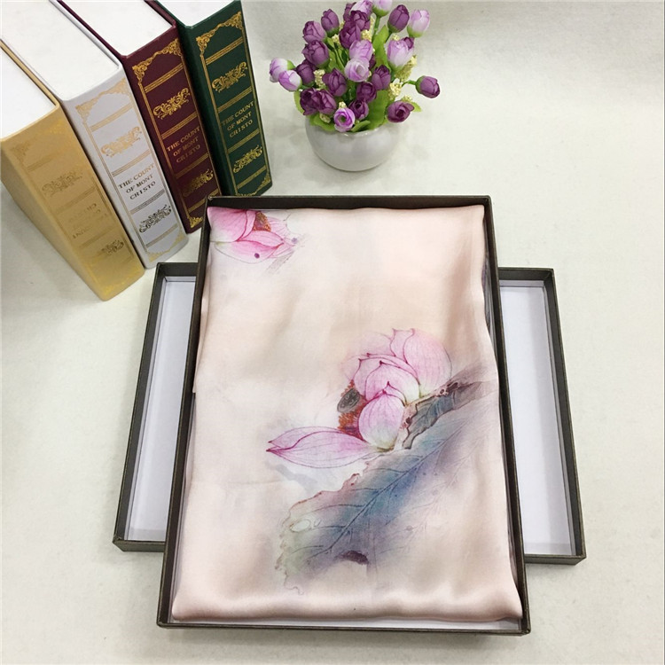 圍巾的拼音——真絲圍巾。真絲絲巾、圍巾定制。