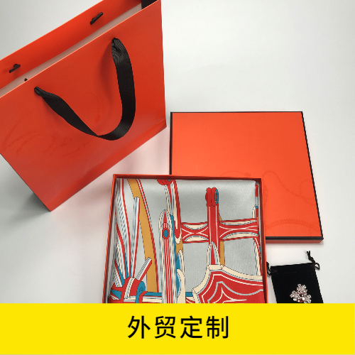 絲巾怎么系好看，絲巾系法，絲巾，真絲絲巾，
